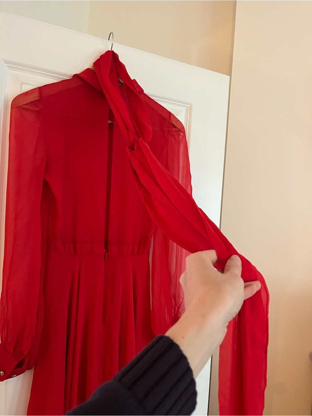 Gorgeous Gucci Vibrant Red Sheer Silk Chiffon Tea Length Cowl Neck Dress - Picture 12 of 12